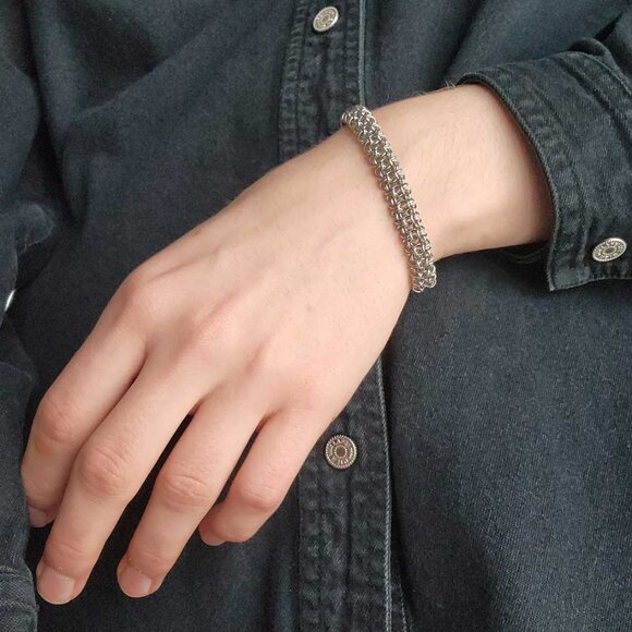 Classic everyday silver mini gridlock byzantine chain weave bracelet - Picture 3 of 13